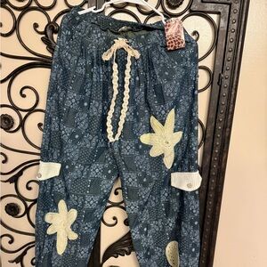 POL Paisley Drawstring Pants in Blue and Cream